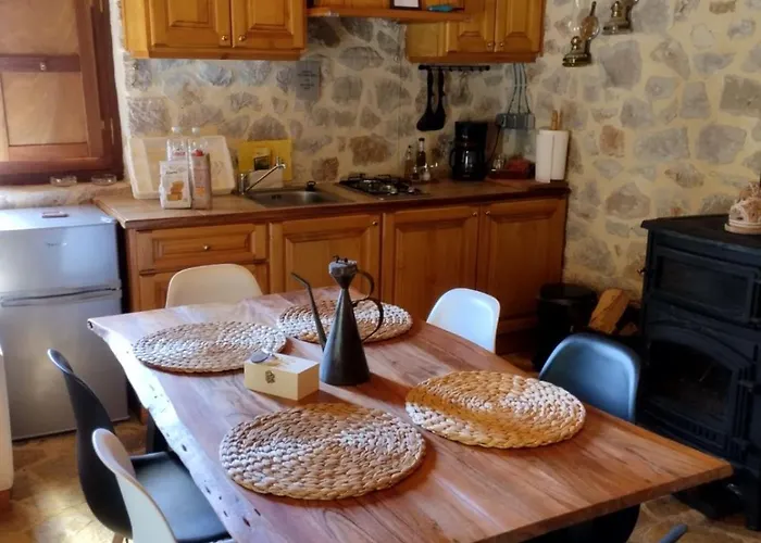 Meditation Olive House Pelei